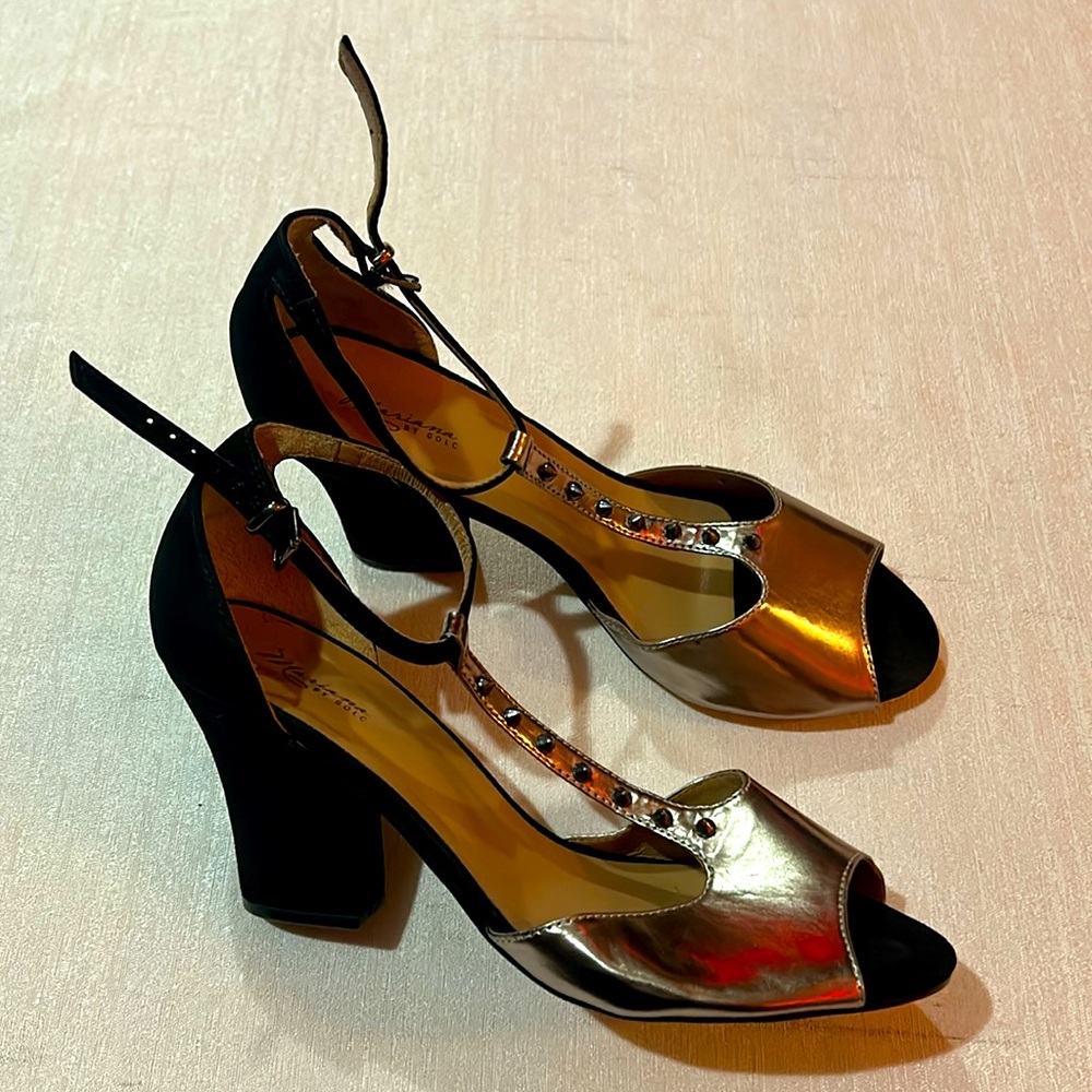 Mariana by GOLC Women’s Elegant Metallic Peep-Toe Heels w/ Ankle Strap Size 39